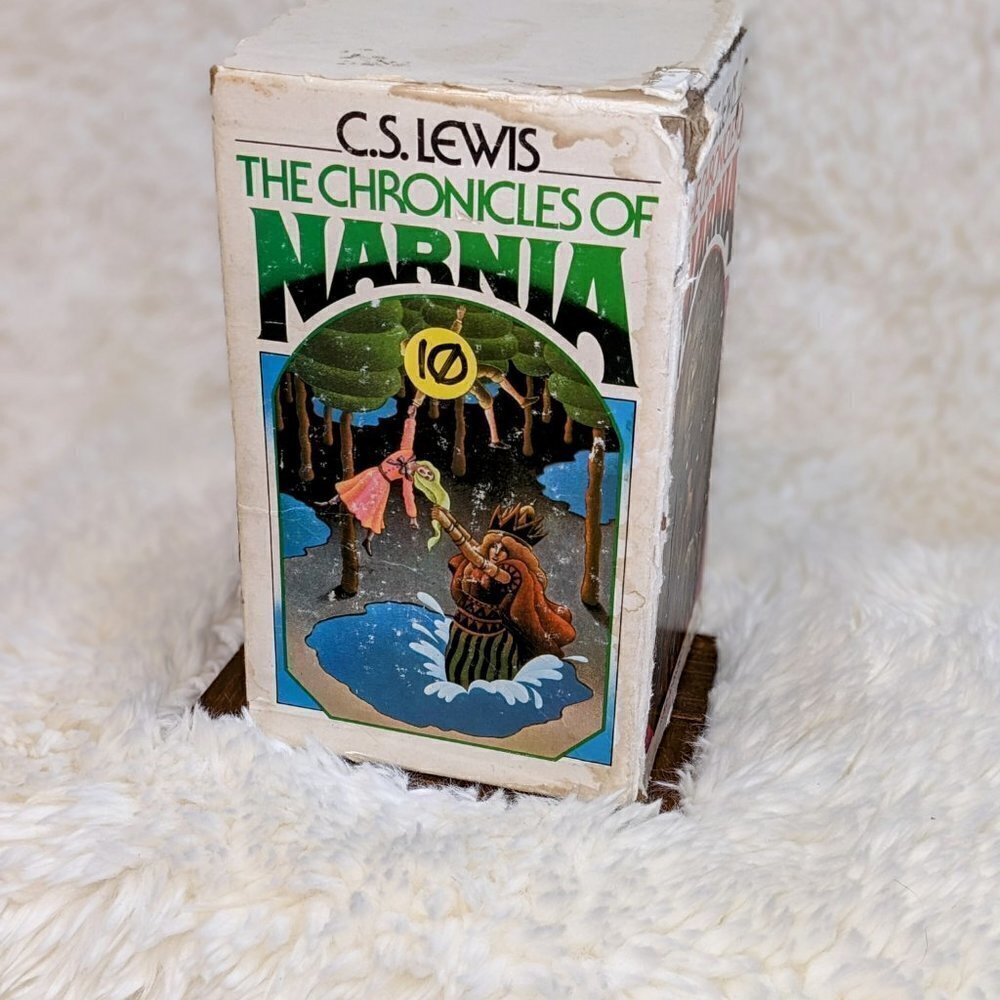 The Chronicles of Narnia Book Series Box Set - Picture 6 of 10